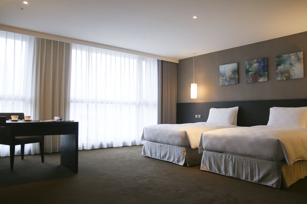 Platinum Hotel 15/71