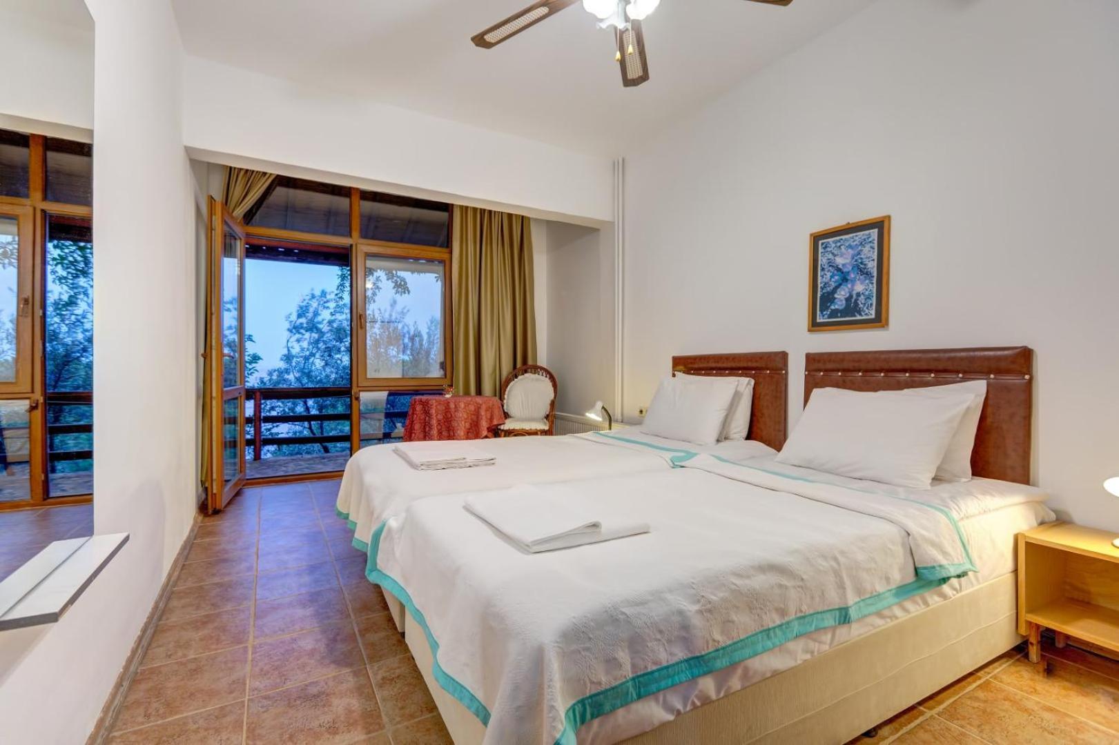 Assos Terrace Hotel 13/37