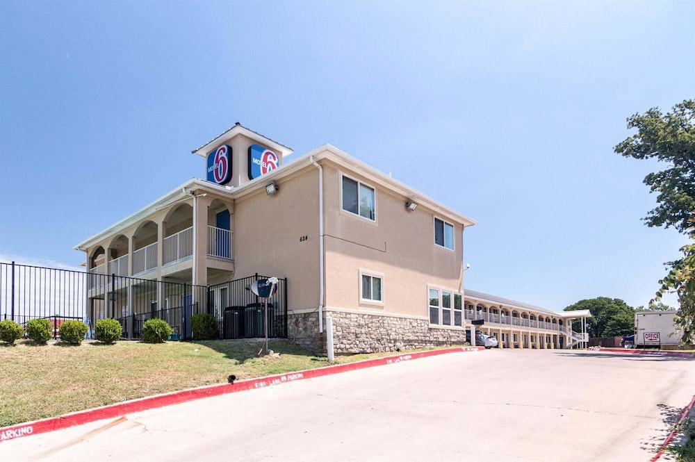 Motel6 Azle, TX in AZLE - TX