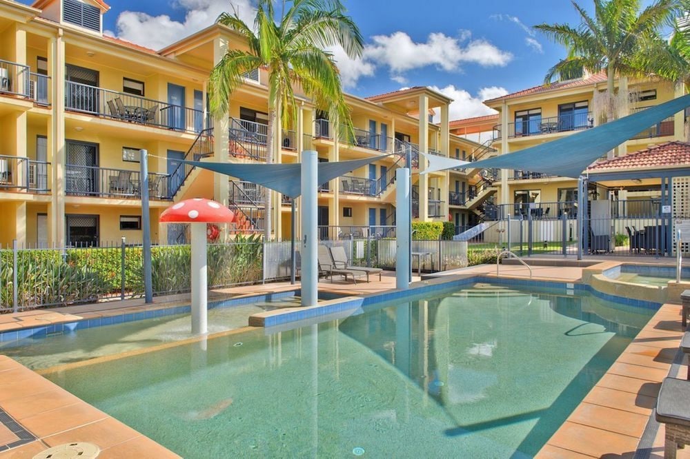 South Pacific Apartments 15/30