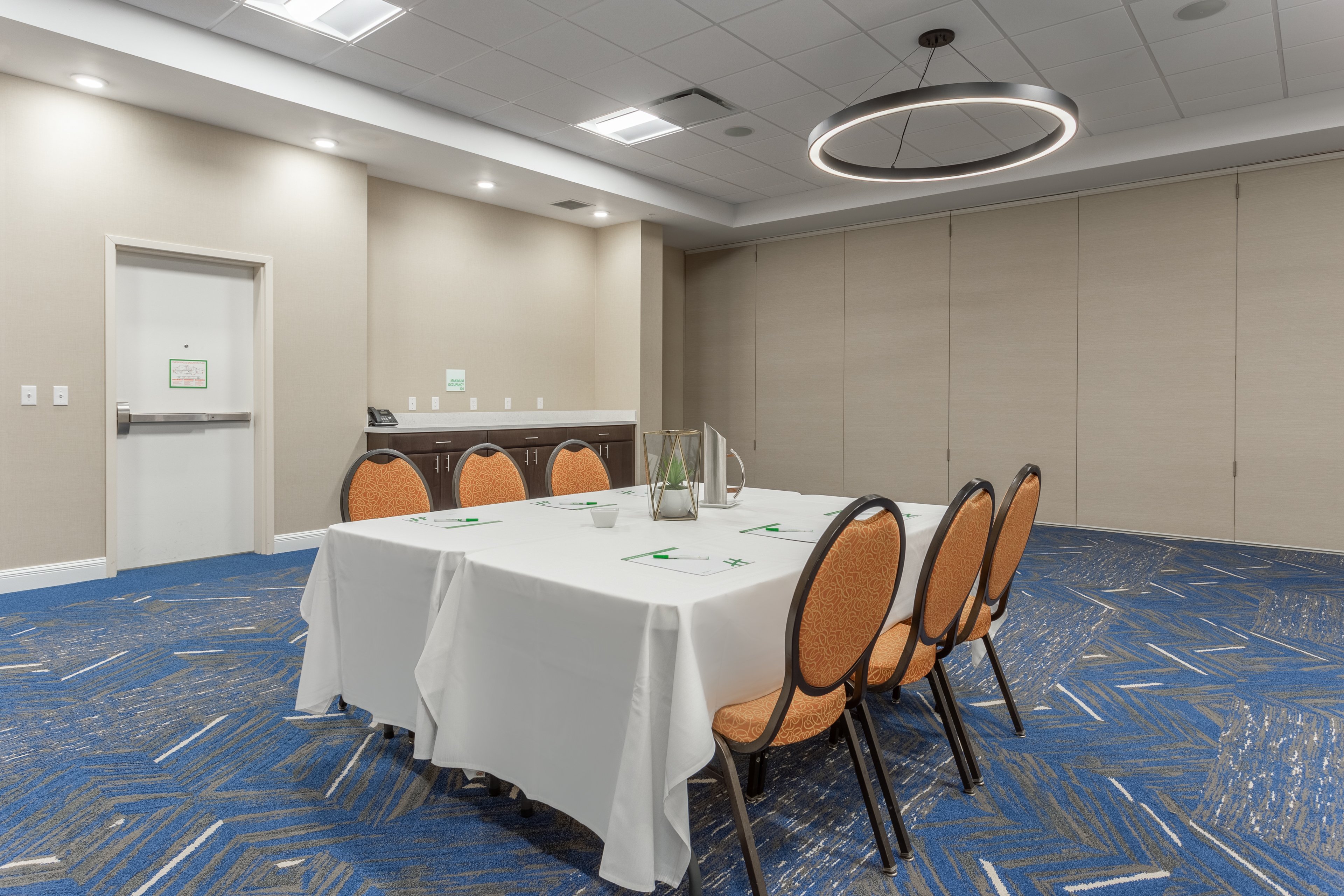 Holiday Inn & Suites Jefferson City 37/42