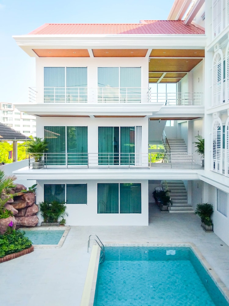 Peranakan House 2/50