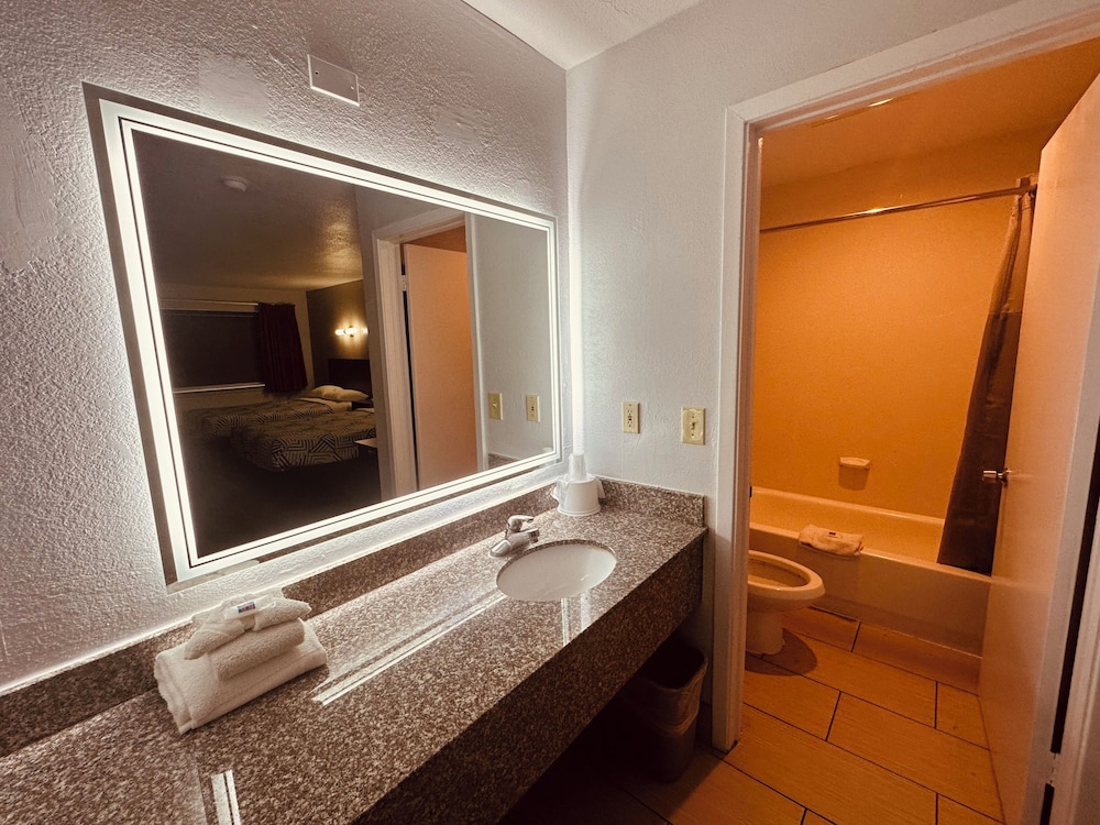 Motel6 San Antonio, TX - Fiesta Trails 47/49