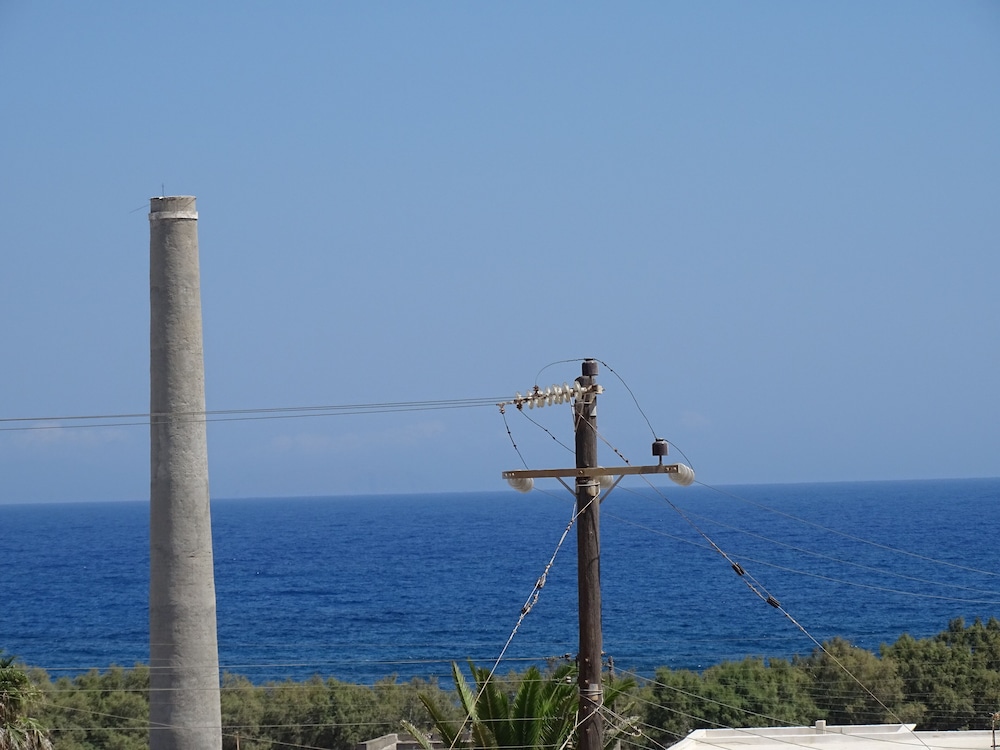 MONOLITHOS HOTEL 43/55