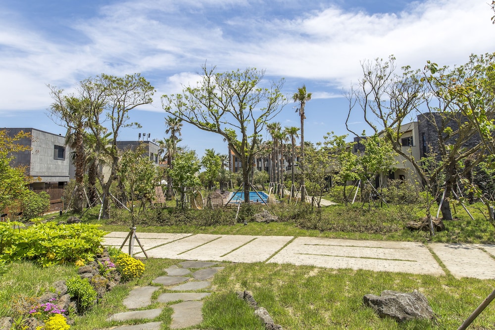 Leeum Island Spa & Pool Villa 40/50