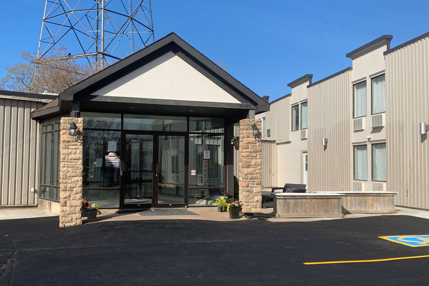 Travelodge by Wyndham Miramichi New Brunswick 30/35