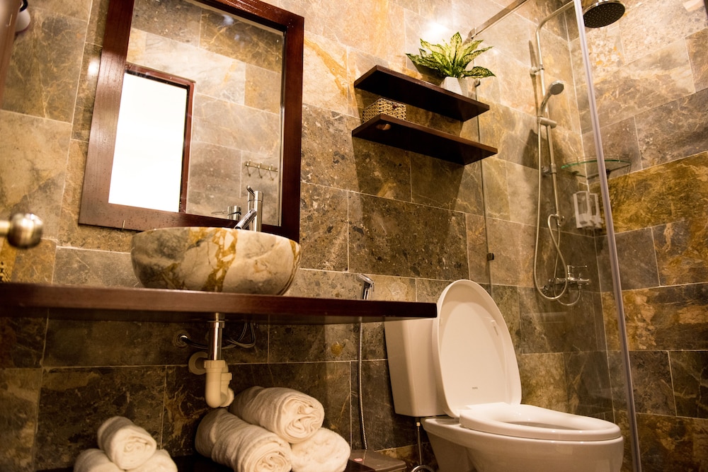 Deluxe, Triple, King and Twin Beds, Ngo House 2 Villa 5/7