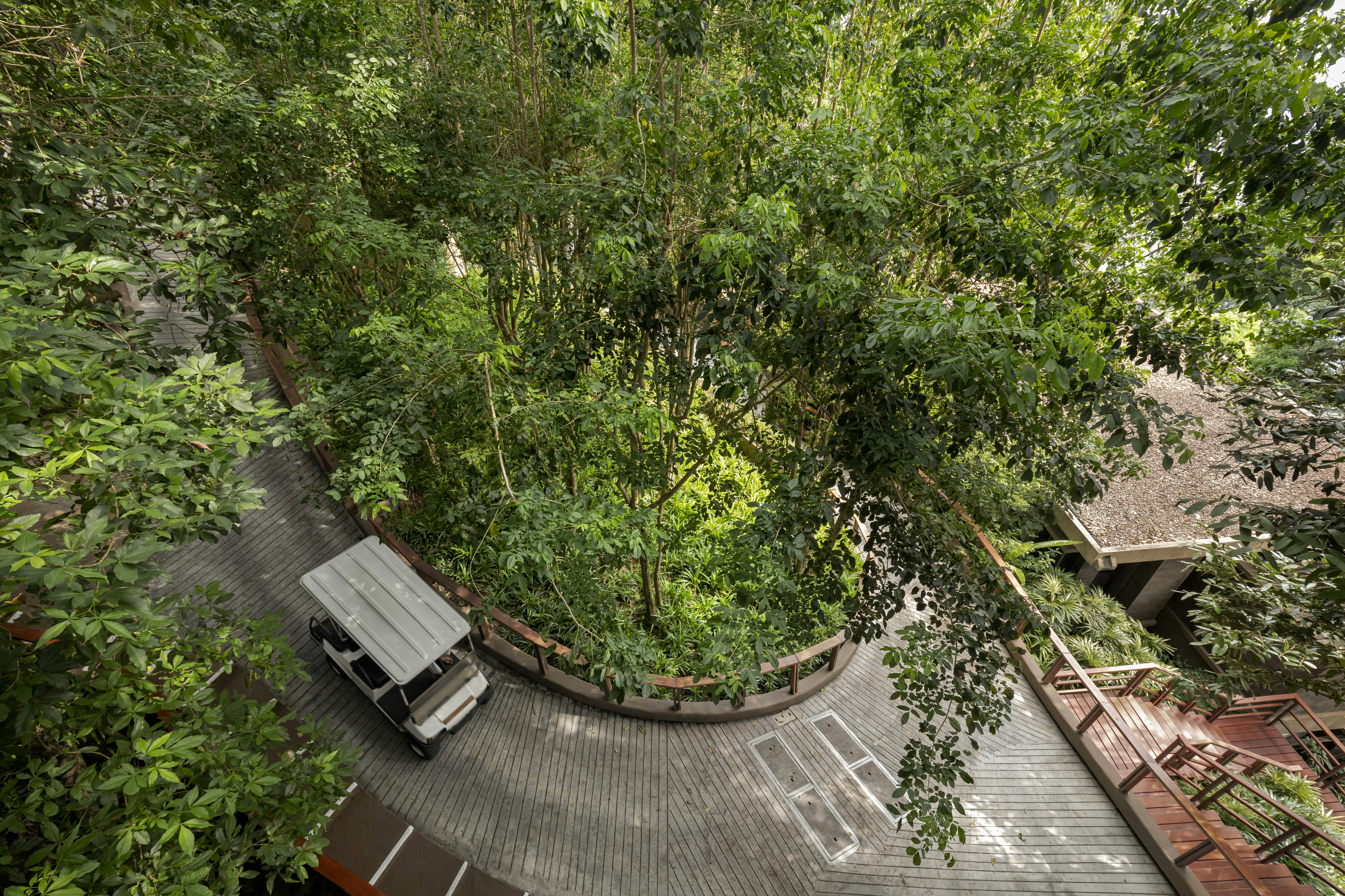 Paresa Resort Phuket 82/90