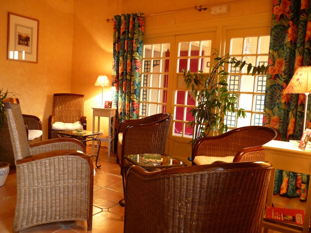 Hotel The Originals Nevers Clos Sainte Marie 23/48