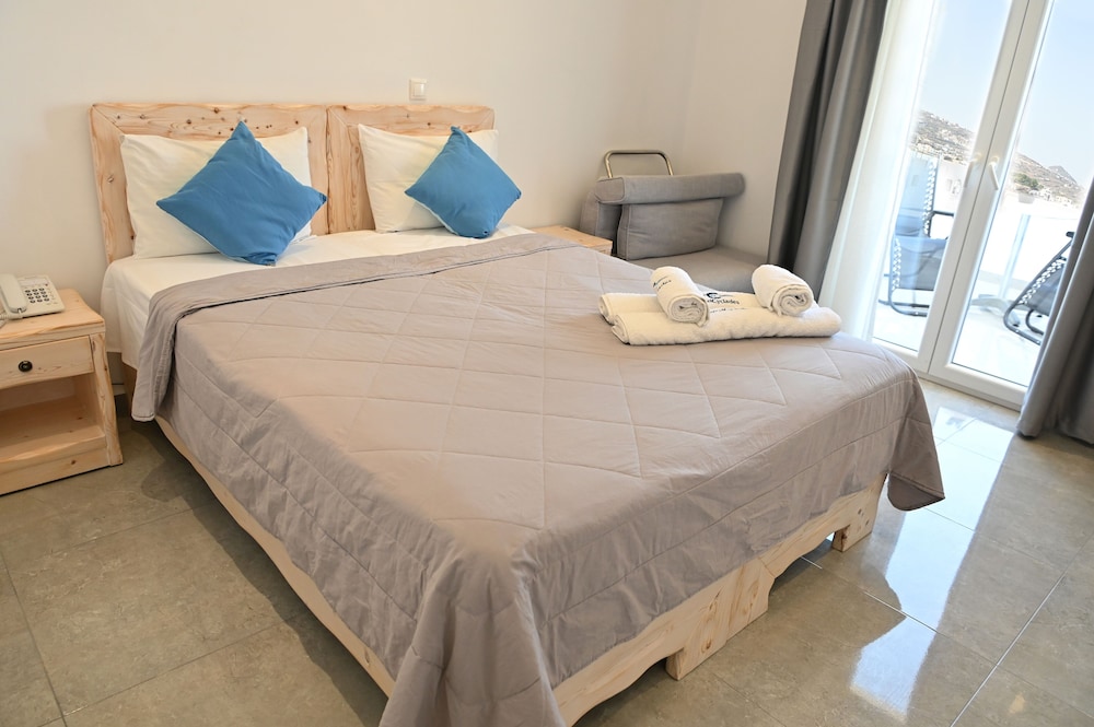 Cyclades 12/50