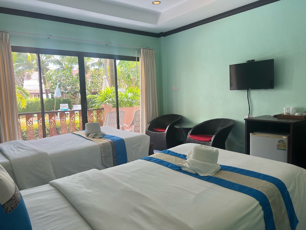 LANTA SEAFRONT RESORT 22/66