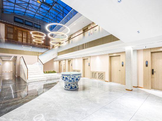 Choenix Hotel (Beijing Tiananmen Square Qianmen Street Subway Station) 42/46
