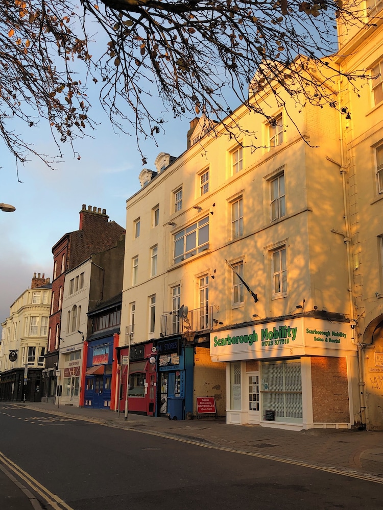 Harcourt Place 1/42