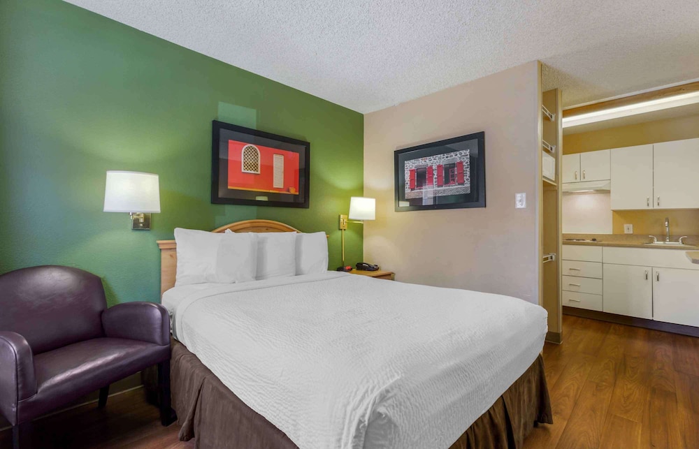 Extended Stay America Suites Phoenix Scottsdale Old Town 20/40