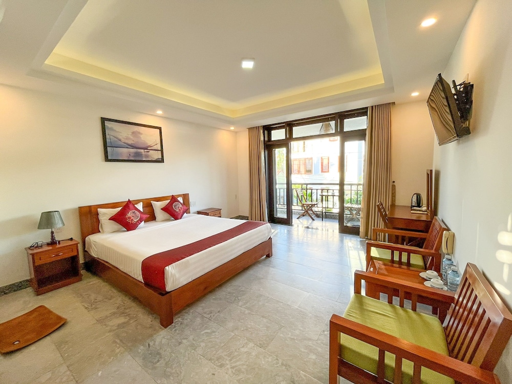 DELUXE, DOUBLE BED, GARDEN VIEW, BALCONY