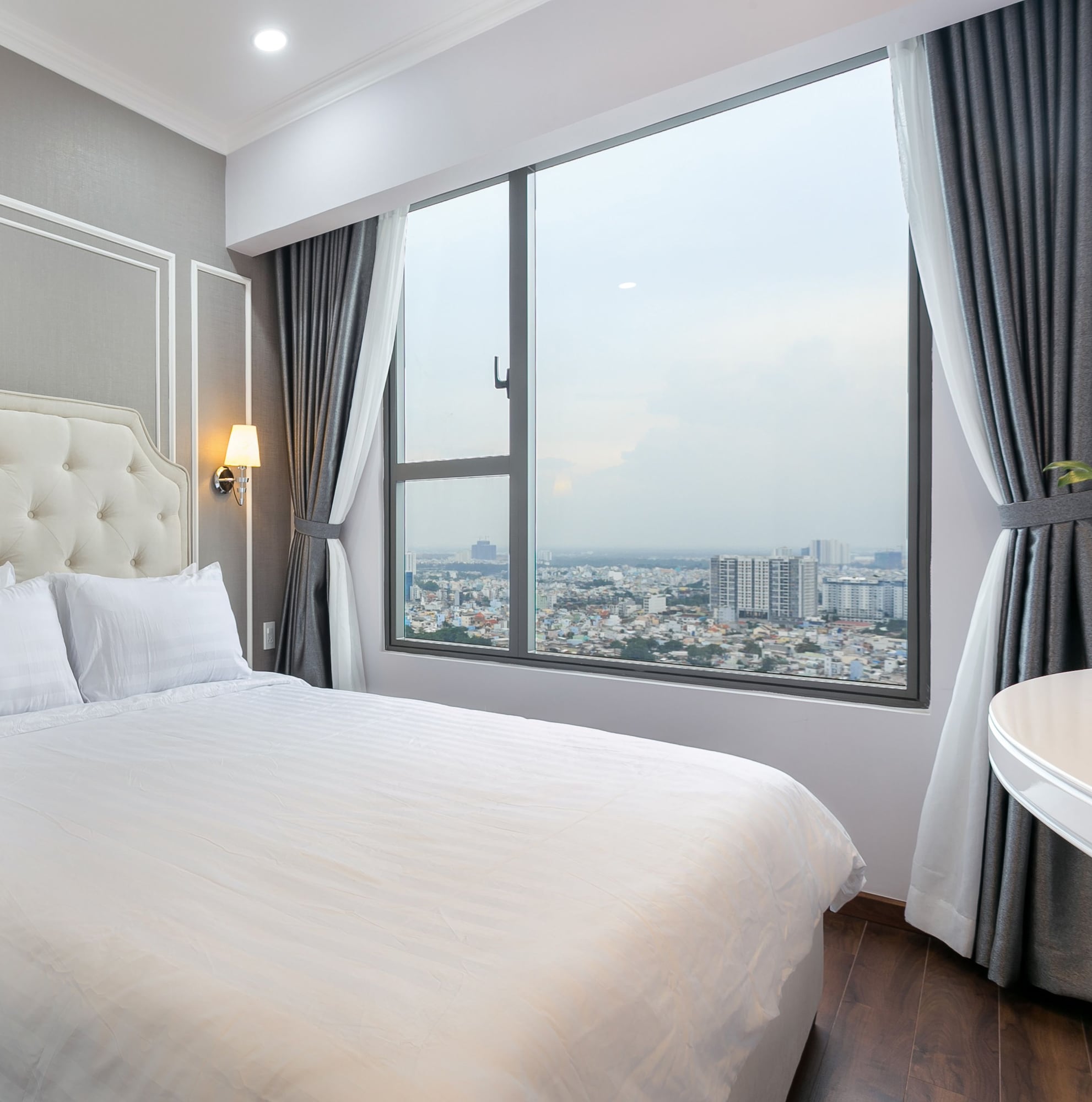 3 BEDROOMS, APARTMENT, CITY VIEW, CORNER