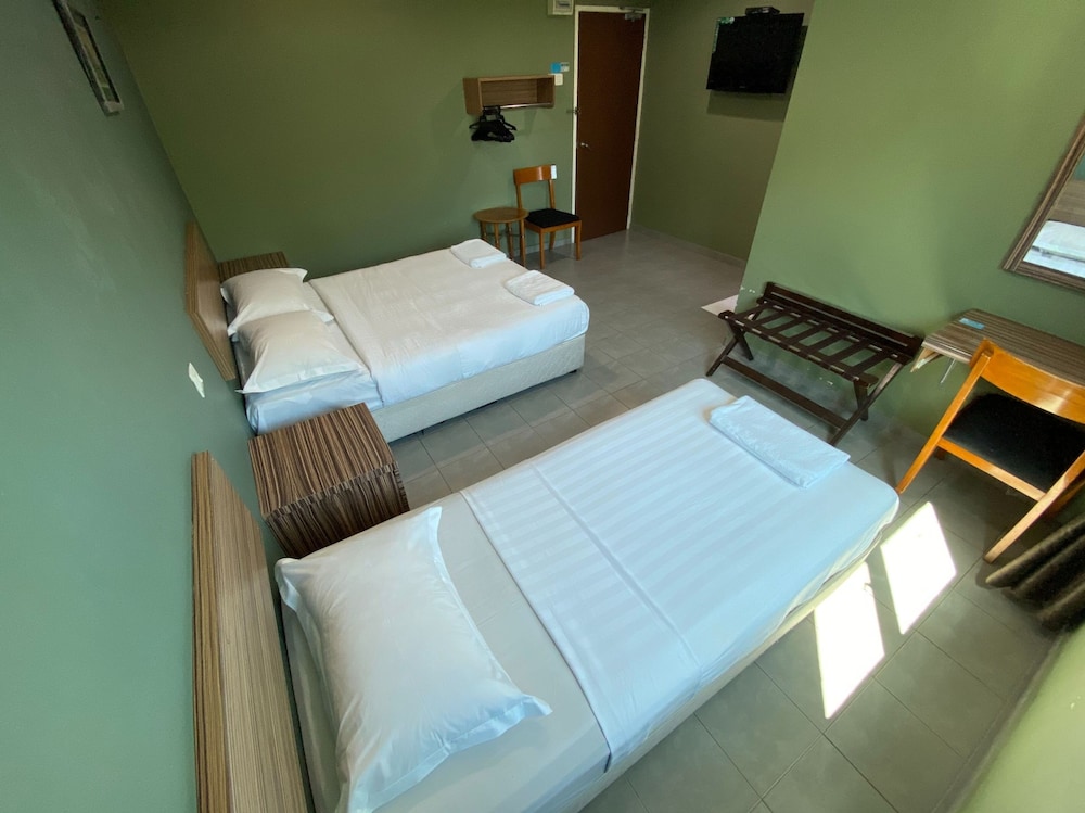 DELUXE, TRIPLE, SEA VIEW