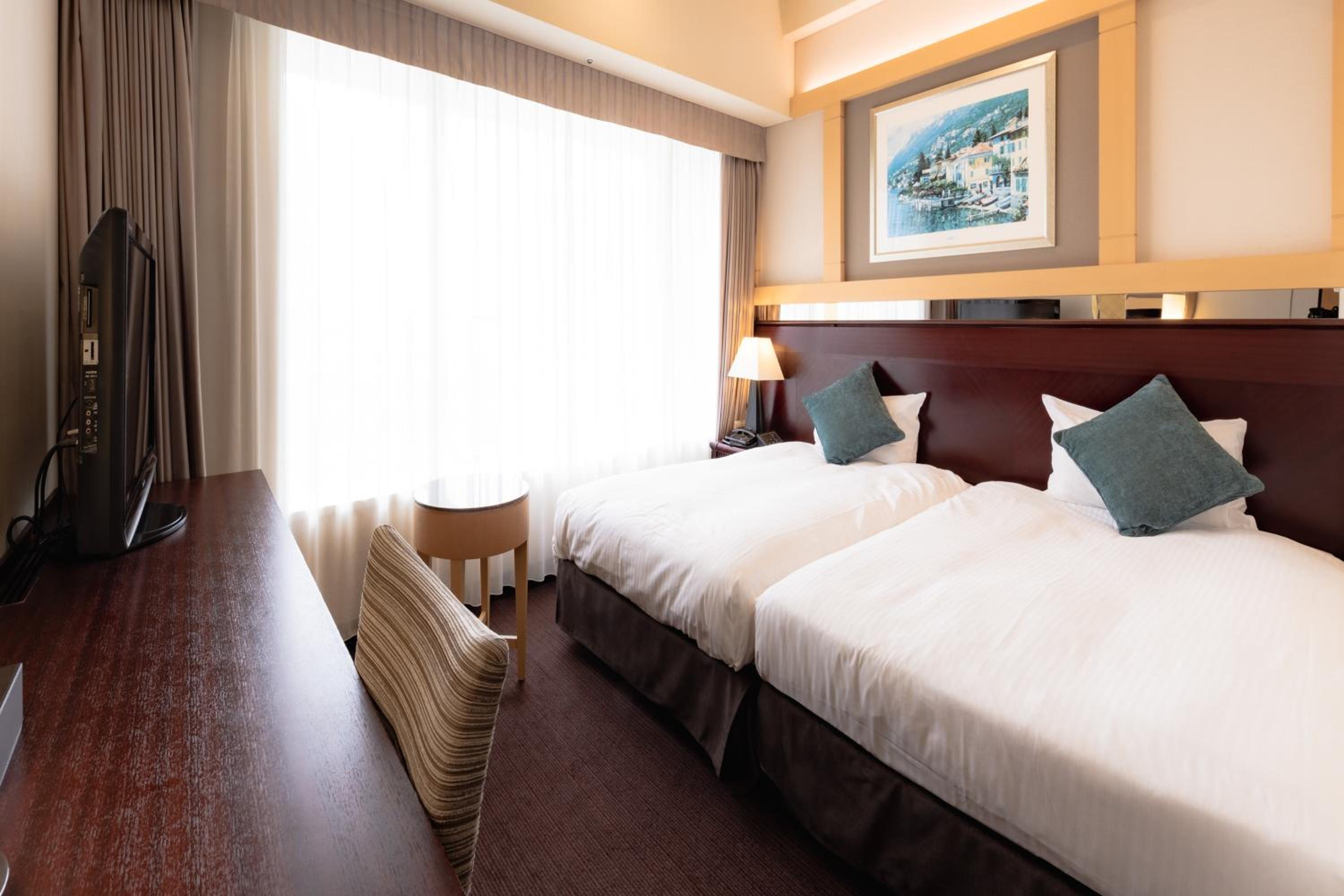 Casual, Twin Beds