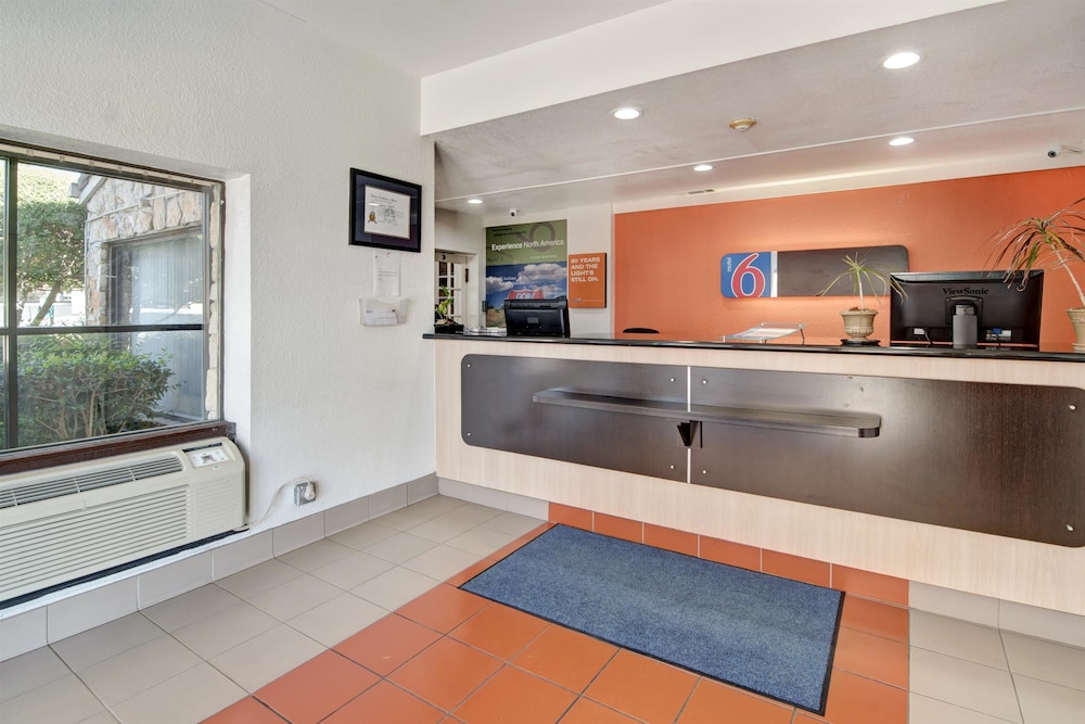 Motel6 Dallas, TX - Forest Lane 8/41