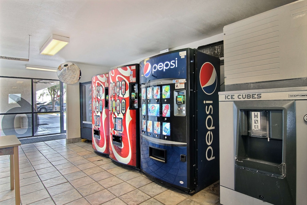 Motel6 Lubbock, TX 33/42