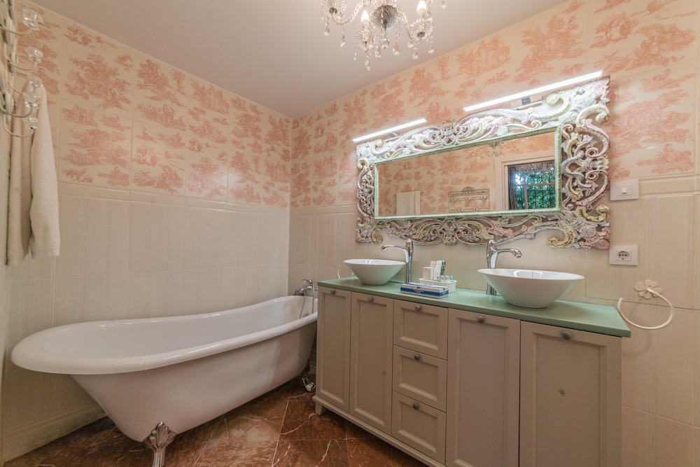 Rey Don Pedro Luxury Home 16/50