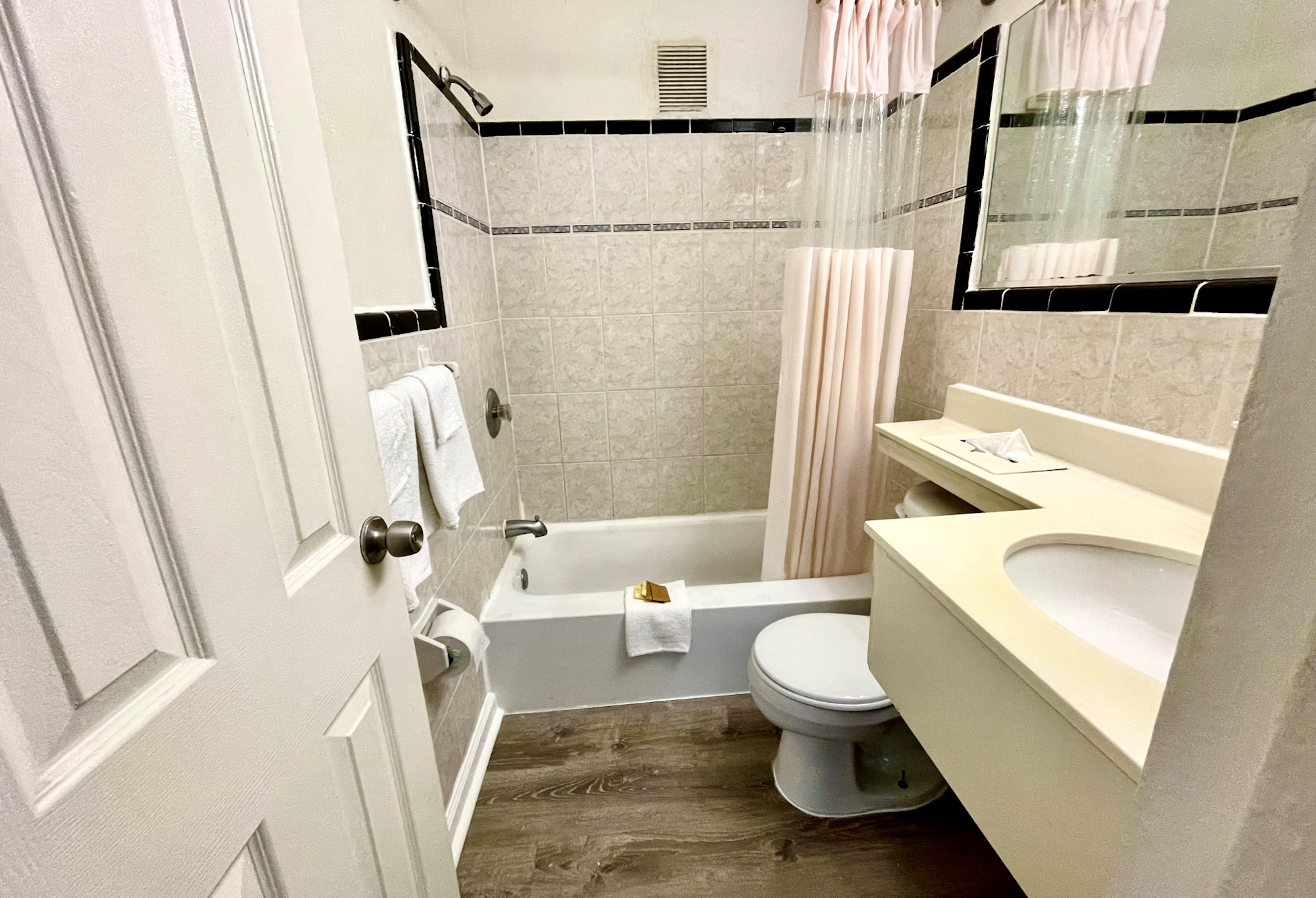 Red Carpet Inn &amp; Suites 30/30