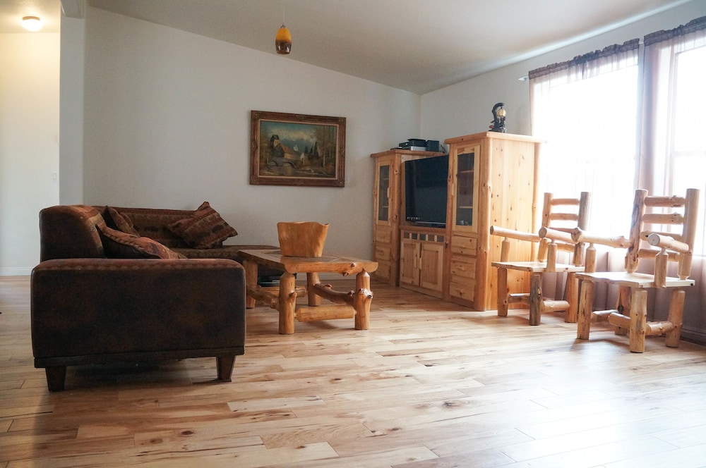 Country Club Chalet 21/43