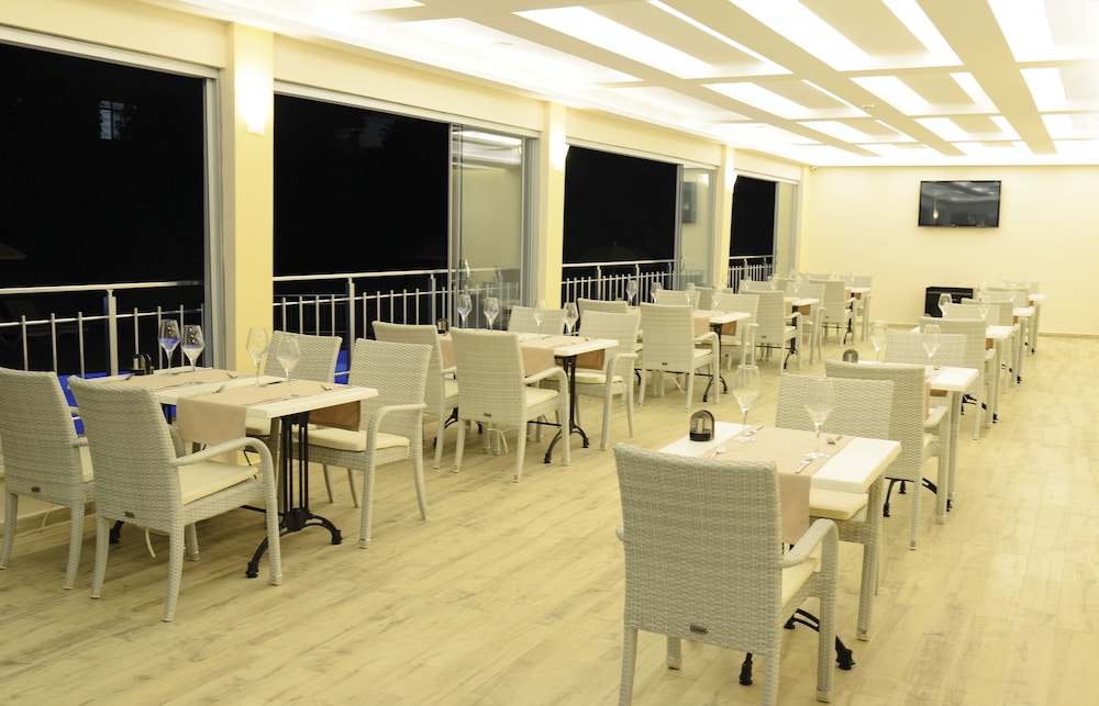 Ozgur Bey Spa Hotel 38/42