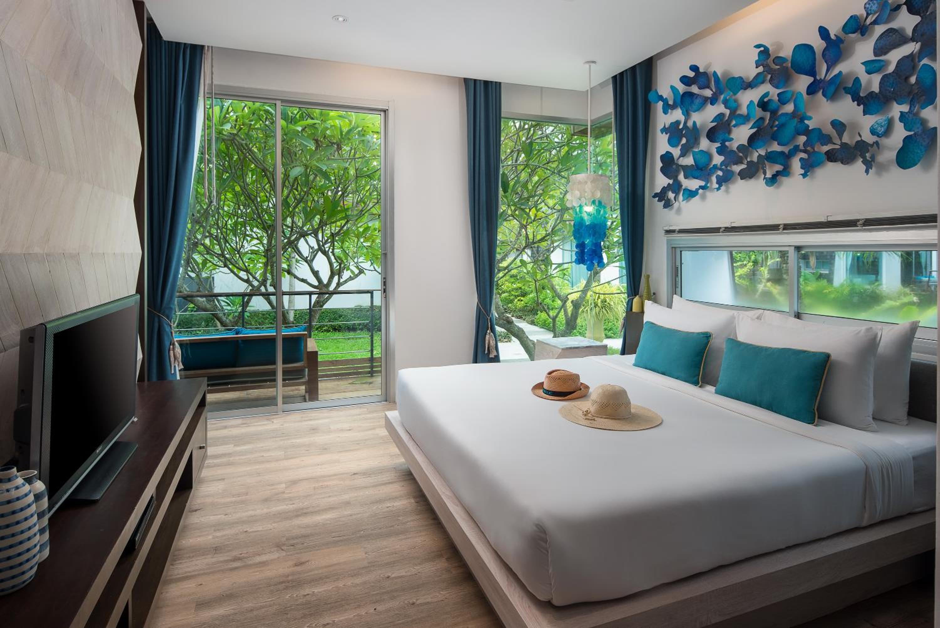 Garden, Deluxe, Cabana, King Bed