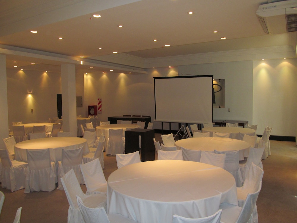 Premium Tower Suites 42/50