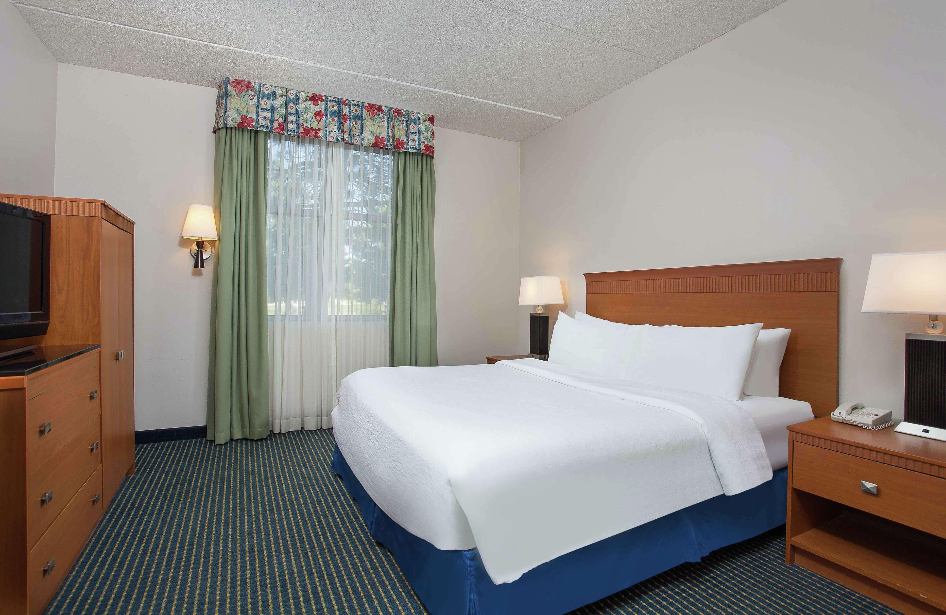 2 Bedrooms, 3 Rooms, Suite, King Bed, Accessible