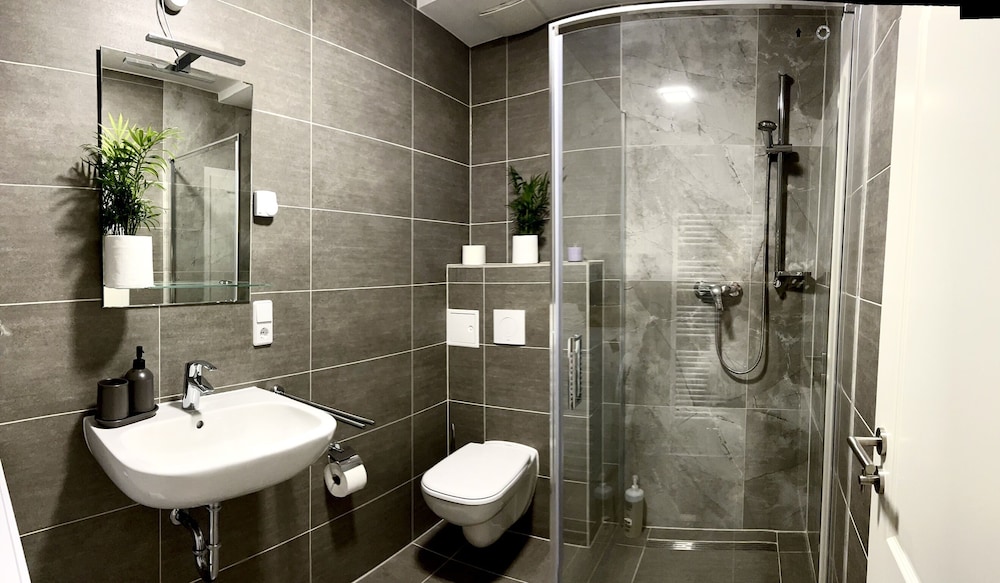 Leon Suite Apartments 49/50