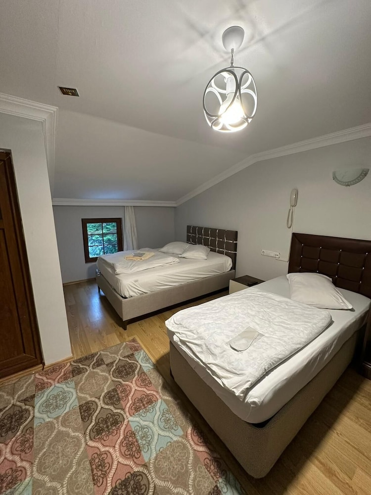 Cam Motel 8/40