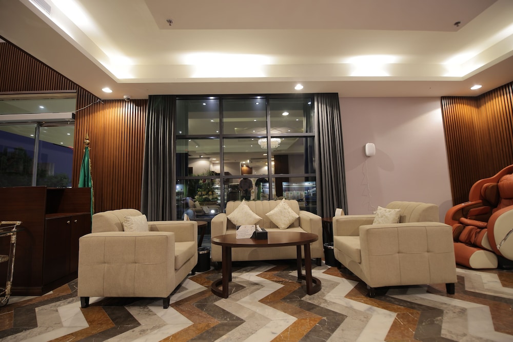 Laten Suites Al Salim Plaza 41/55