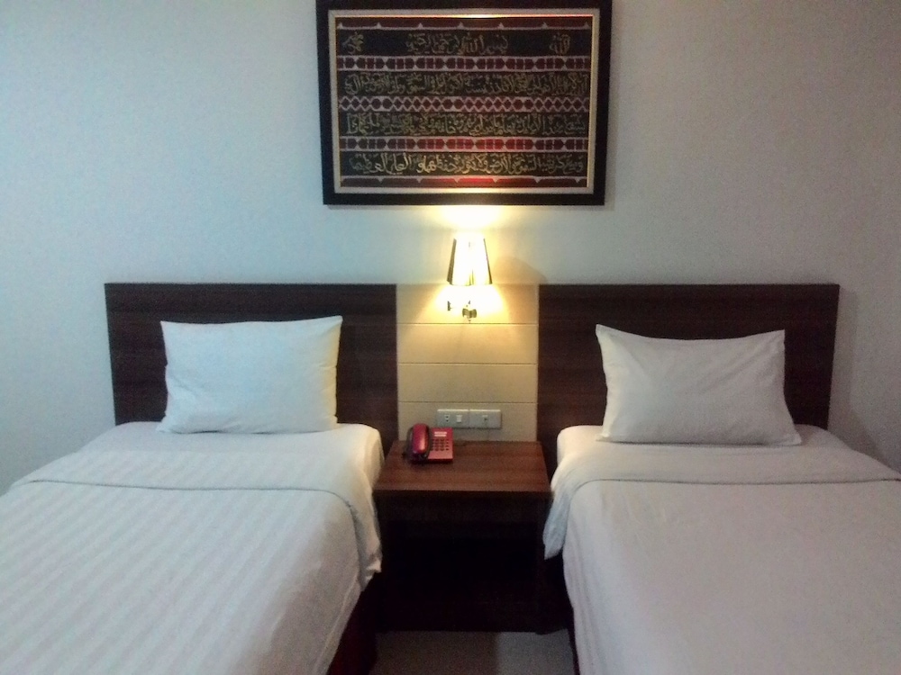 HOTEL BANDARA SYARIAH 14/48