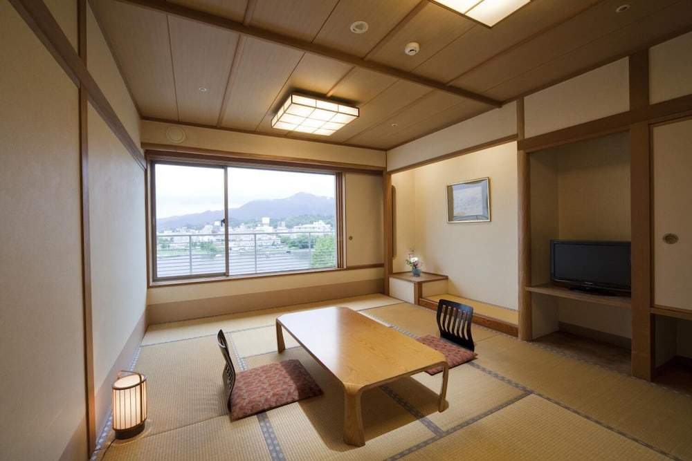 Biwako Grand Hotel 13/25
