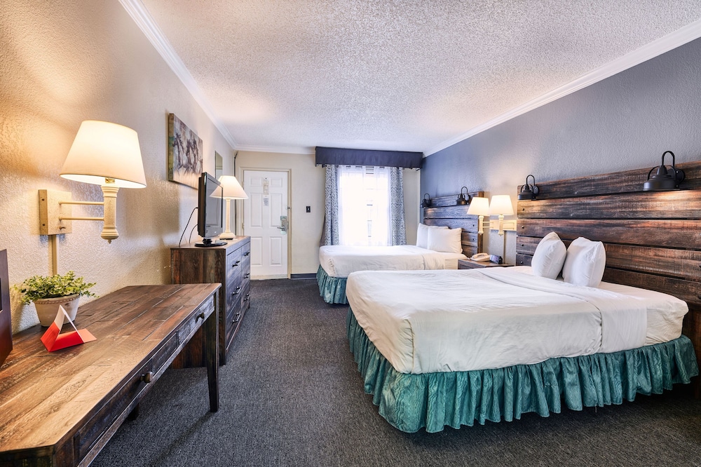 San Mateo Inn 25/36