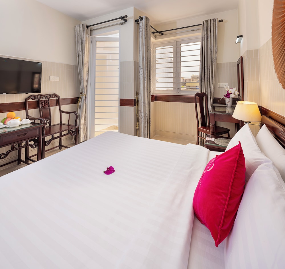 Hoang Thanh Thuy Hotel 1 22/77