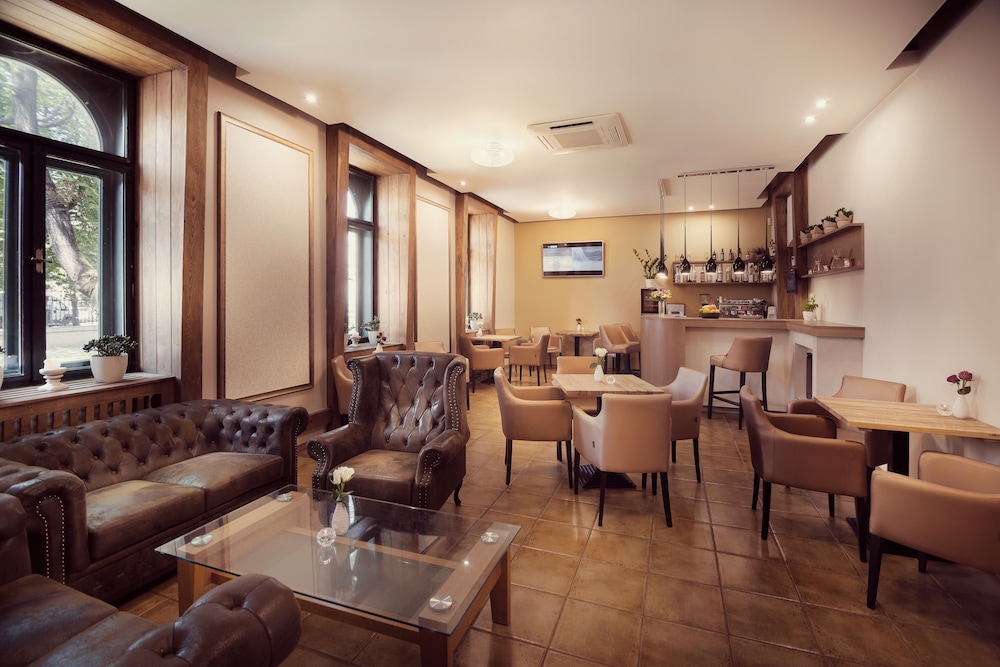 City Residence Apartment Hotel 42/50