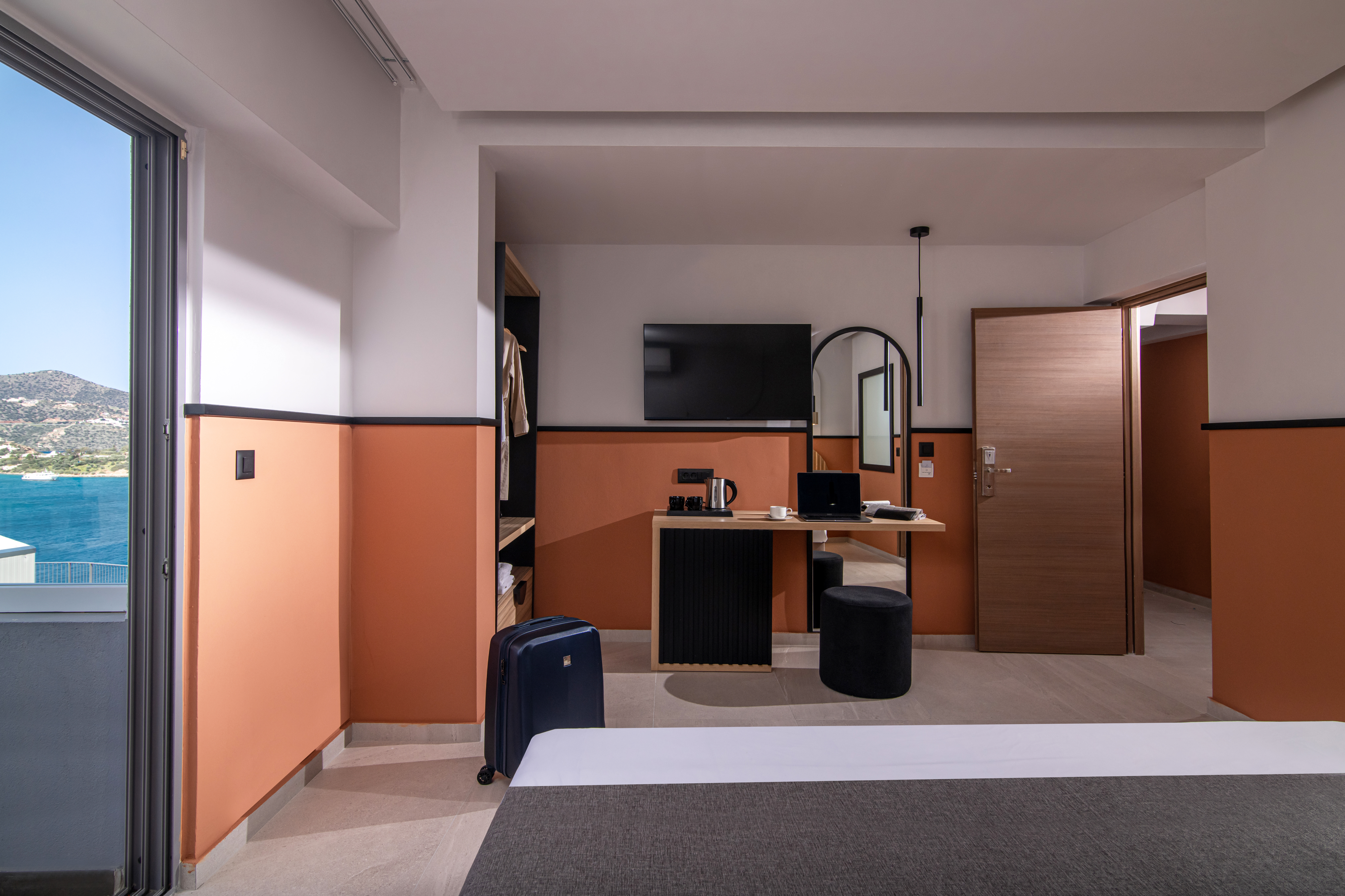 Room, Double Bed, Lateral Side Sea View، Mistral Bay Hotel 4/8