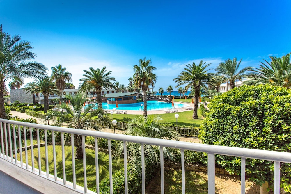 Club Residence La Castellana Mare 10/63