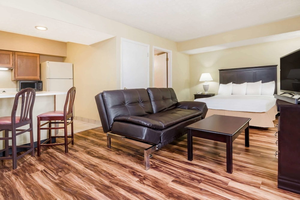Hawthorn Suites By Wyndham Columbus North 17/25