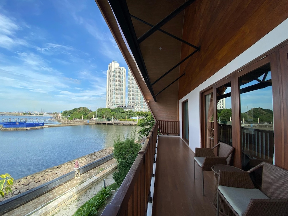 Putri Duyung Ancol Kt 31/57