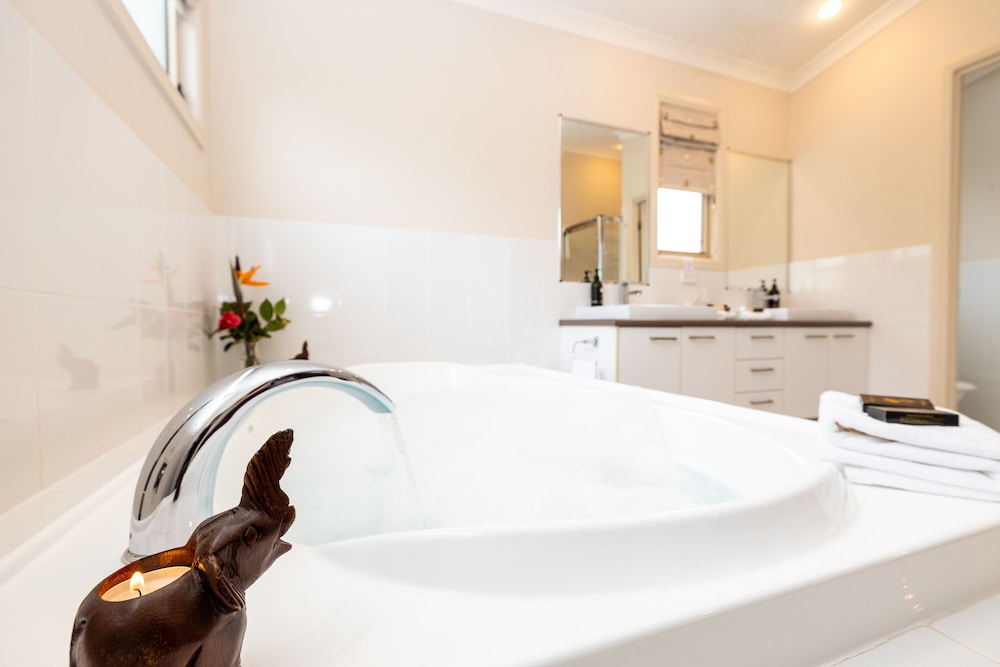 Camelot Boutique Accommodations 54/54