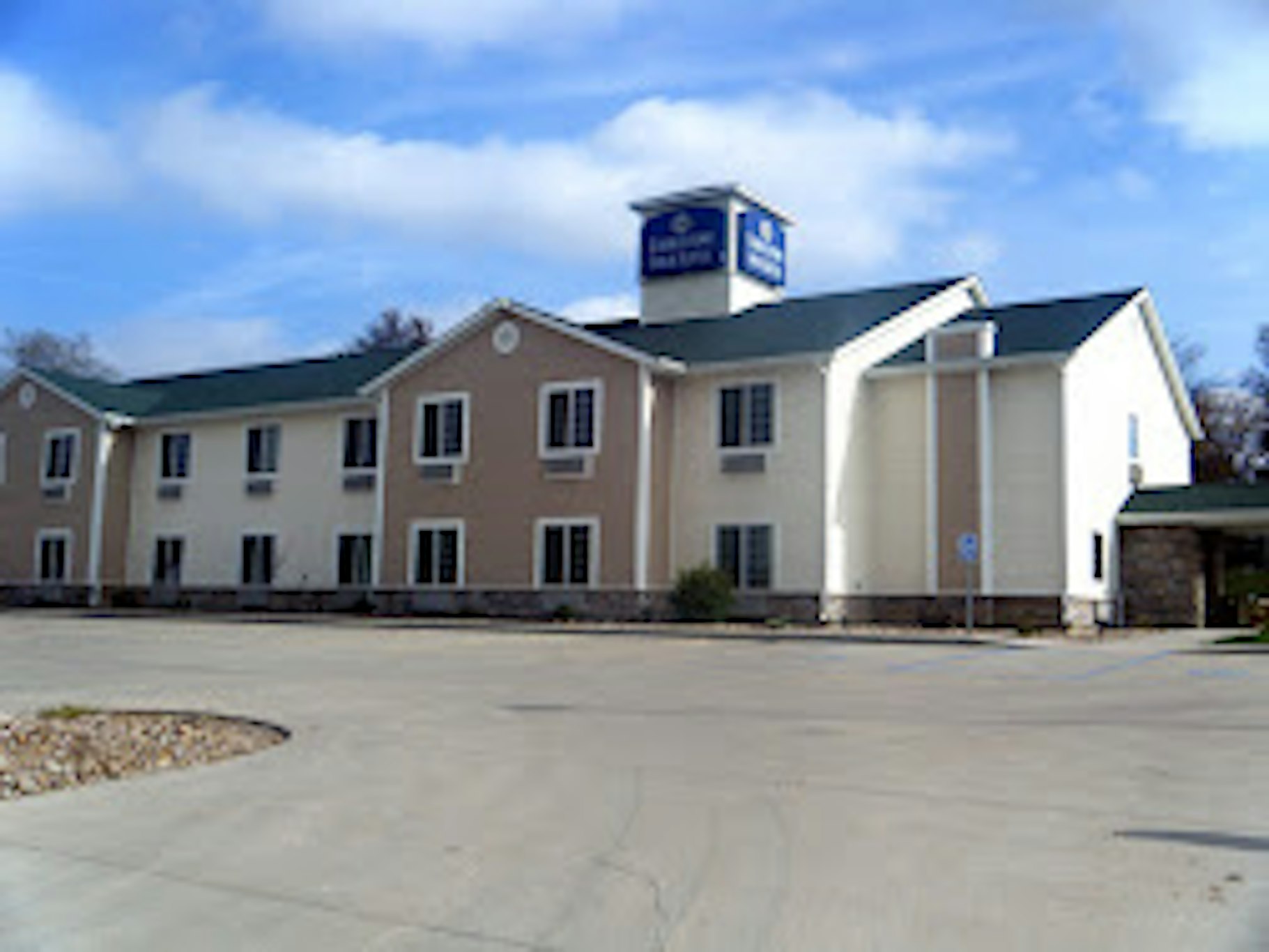 Cobblestone Inn & Suites -- Bloomfield, IA 2/30