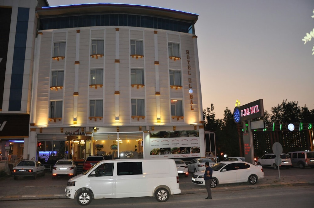 Global Otel Mus 2/29
