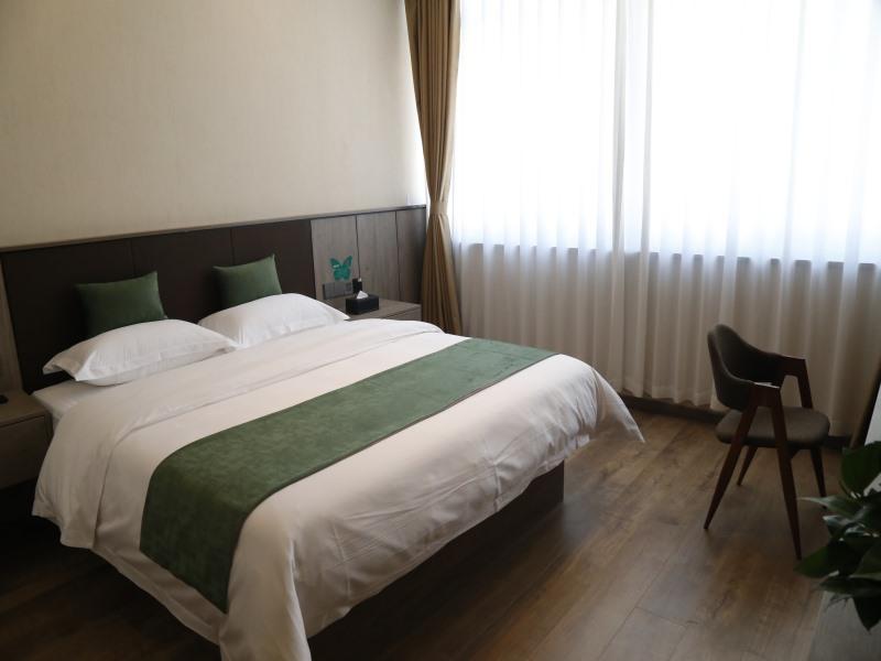 GreenTree Inn Anyang Neihuang County Zaoxiang Avenue 16/23