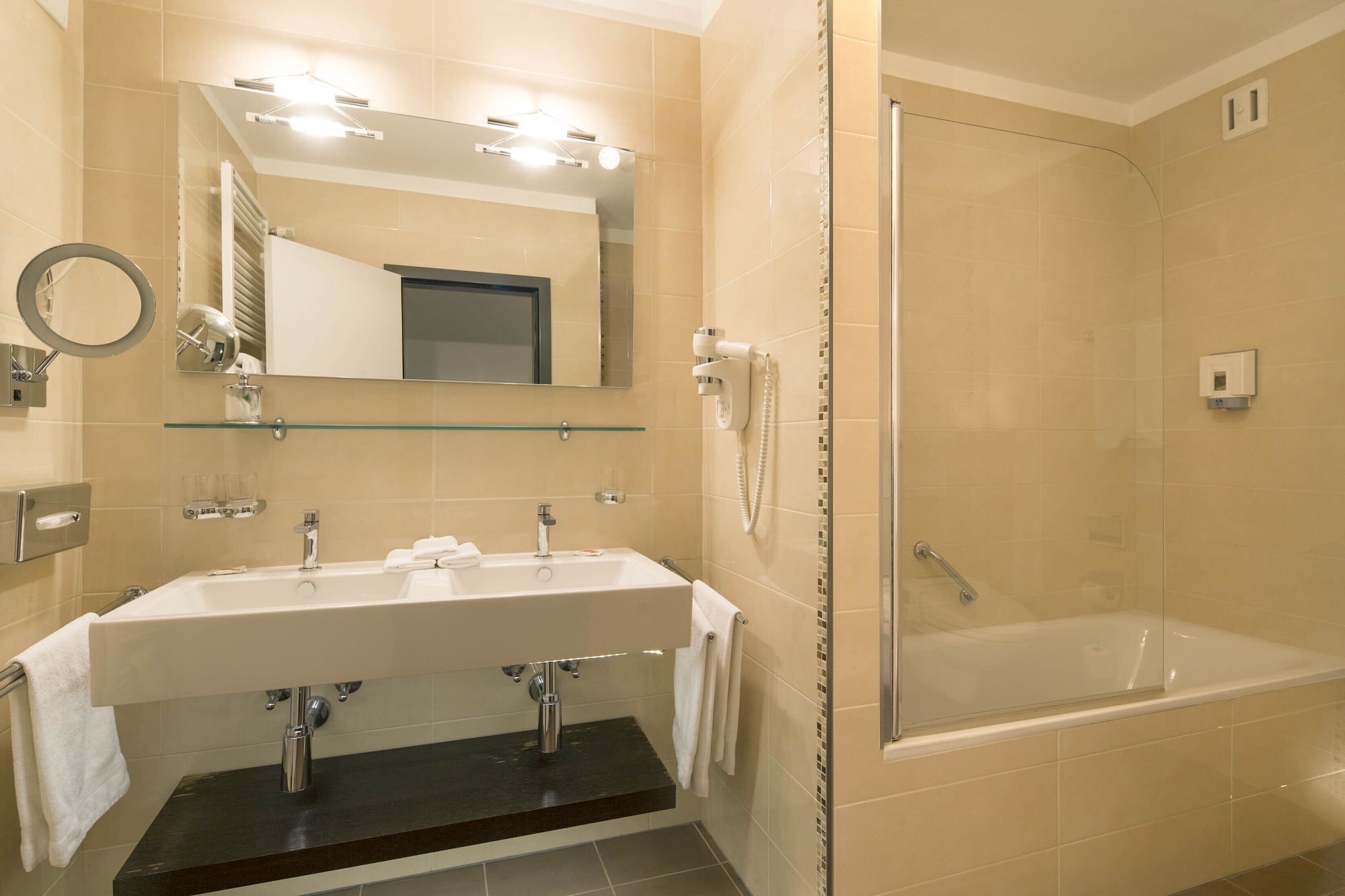 JUNIOR SUITE, STUDIO