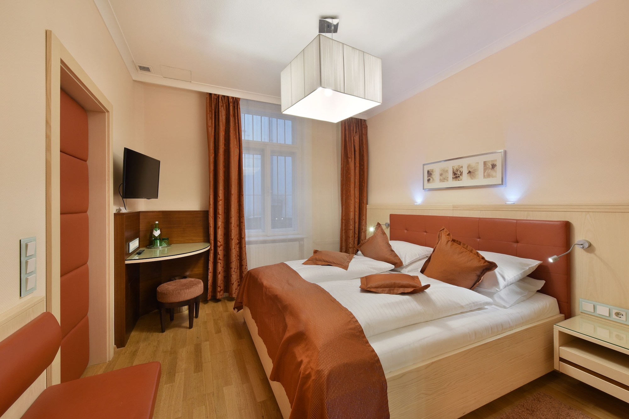 SUPERIOR, DOUBLE BED