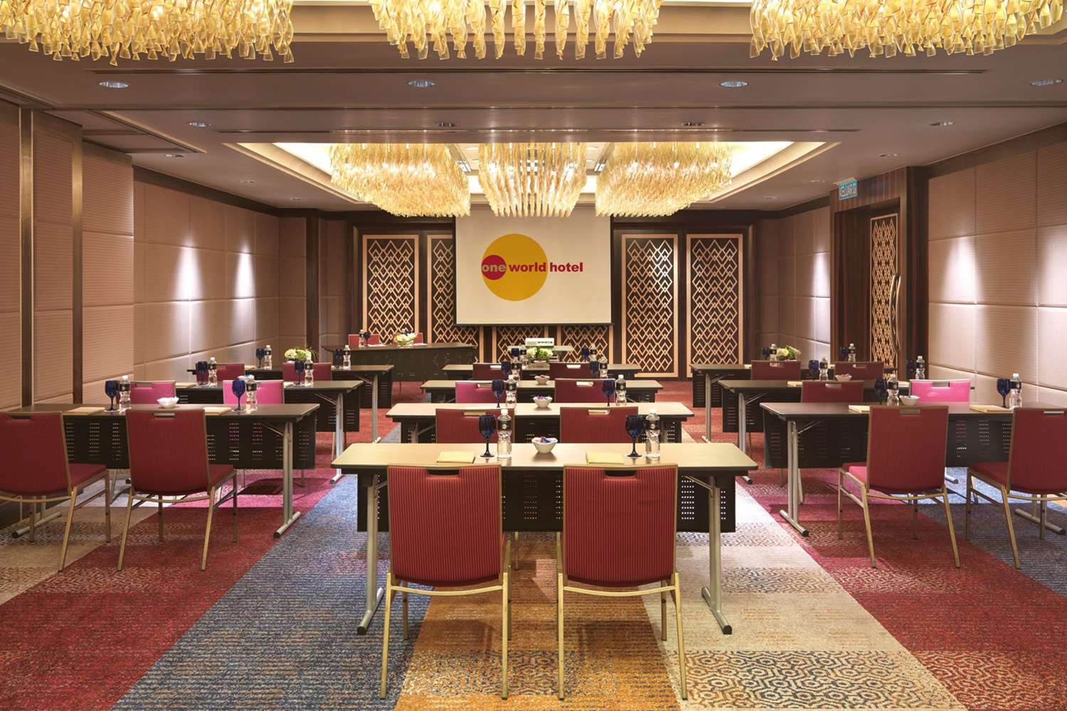 One World Hotel 51/55